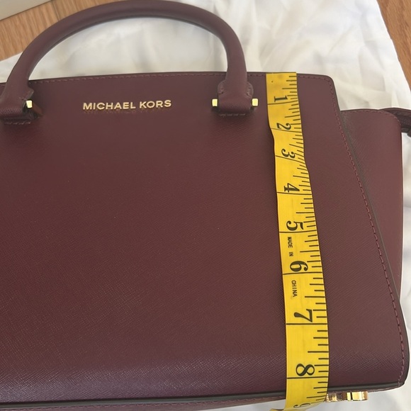 NWT! Michael Kors medium Selma merlot leather satchel . - Picture 9 of 13